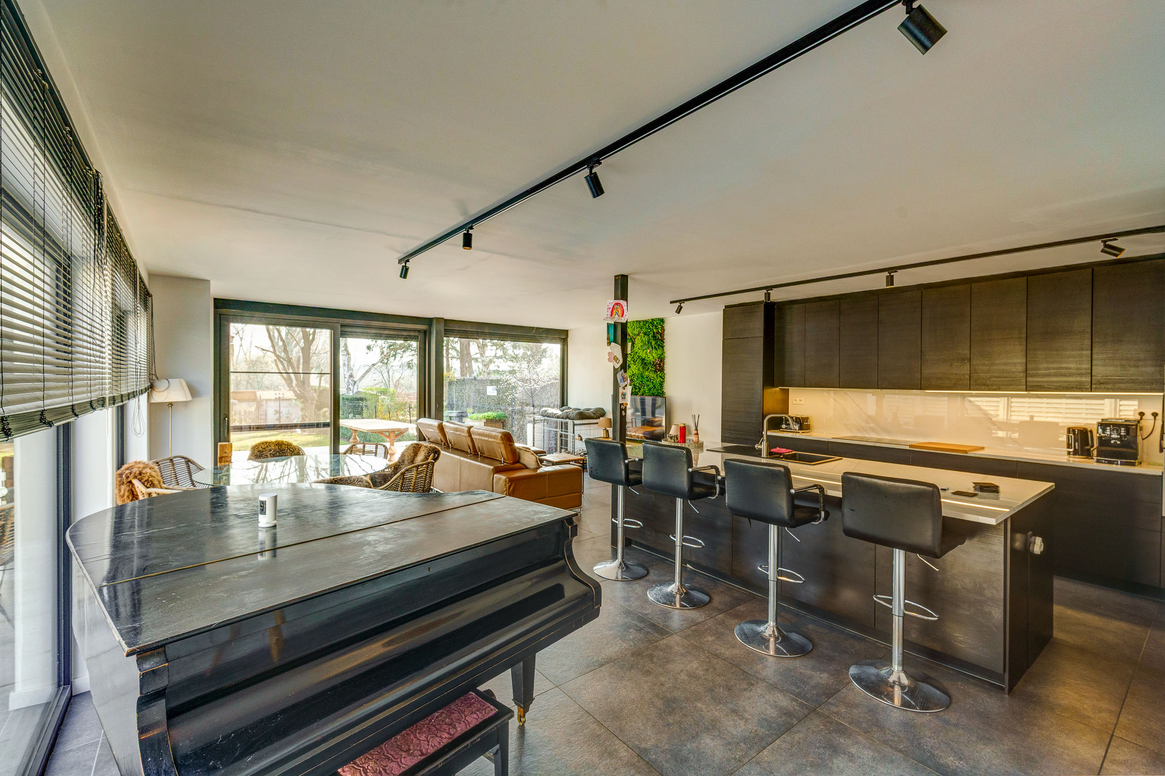 Ruime woning met garage, groot terras en drie SLPK in Ranst - foto 4