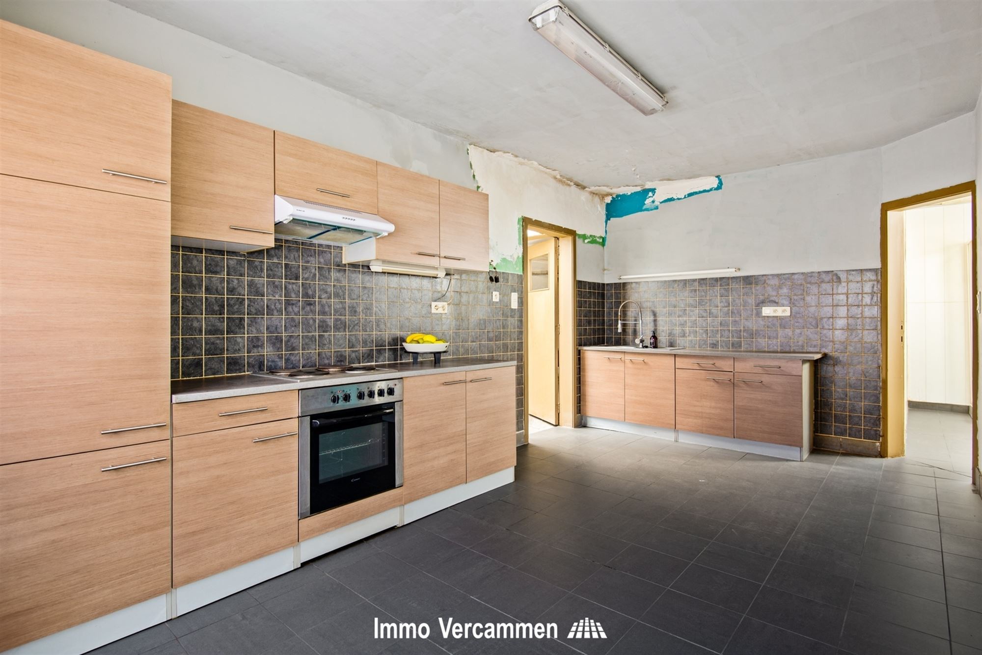 Grondig te renoveren, gelijkvloerse woning te Beerzel. - foto 5