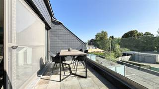 Stijlvol, modern duplex appartement in KasterleeOntdek dit prachtige appartement in het hart van Kasterlee, perfect gelegen voor wie op zoek is naar...