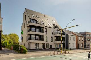 In de recente Residentie Kemzeke bevindt zich dit instapklare appartement op de 2de verdieping, met een bewoonbare oppervlakte van 102 m² en...