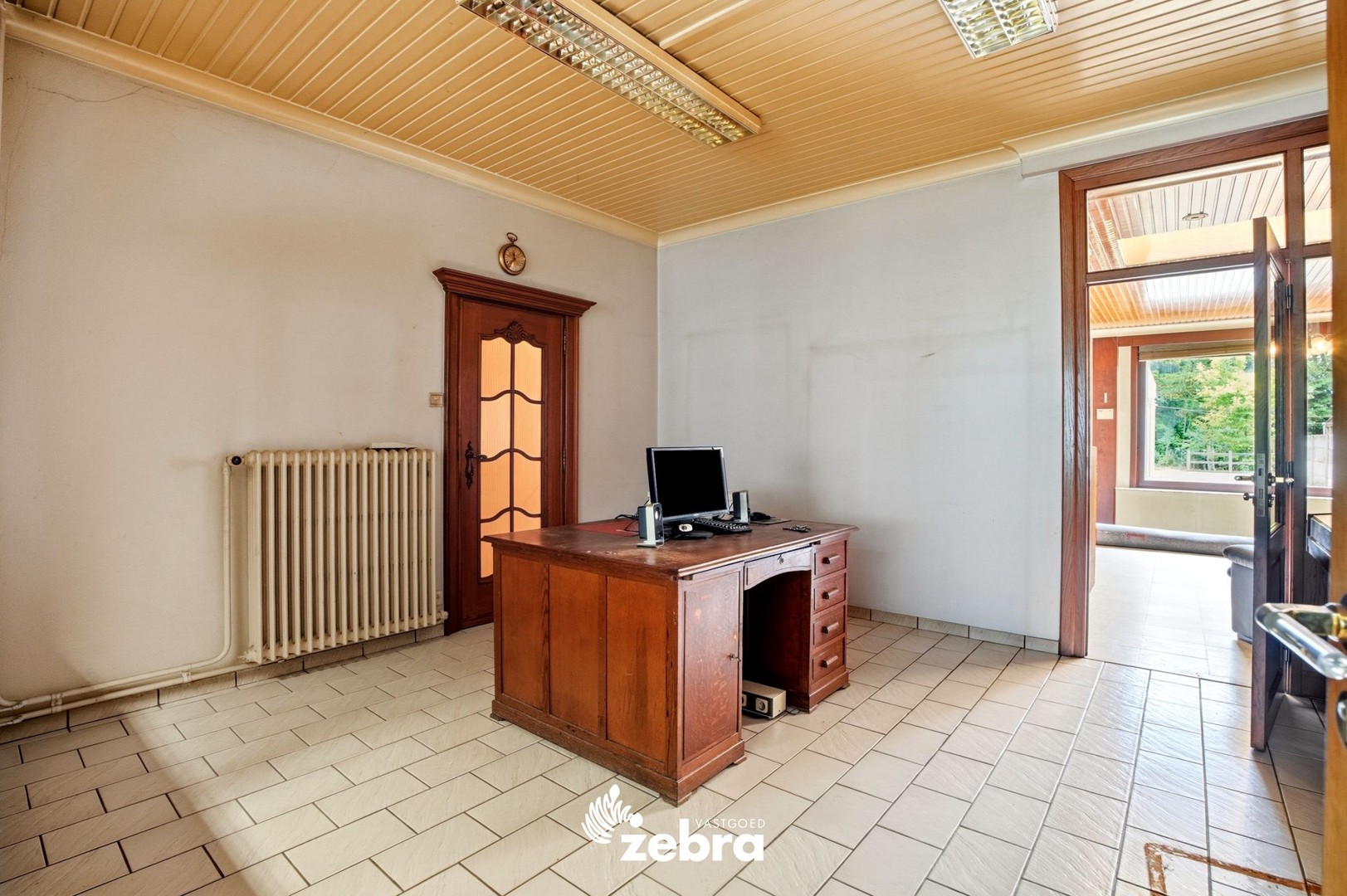 Ruime woning met 4 slaapkamers en tuin te Oostrozebeke! - foto 5