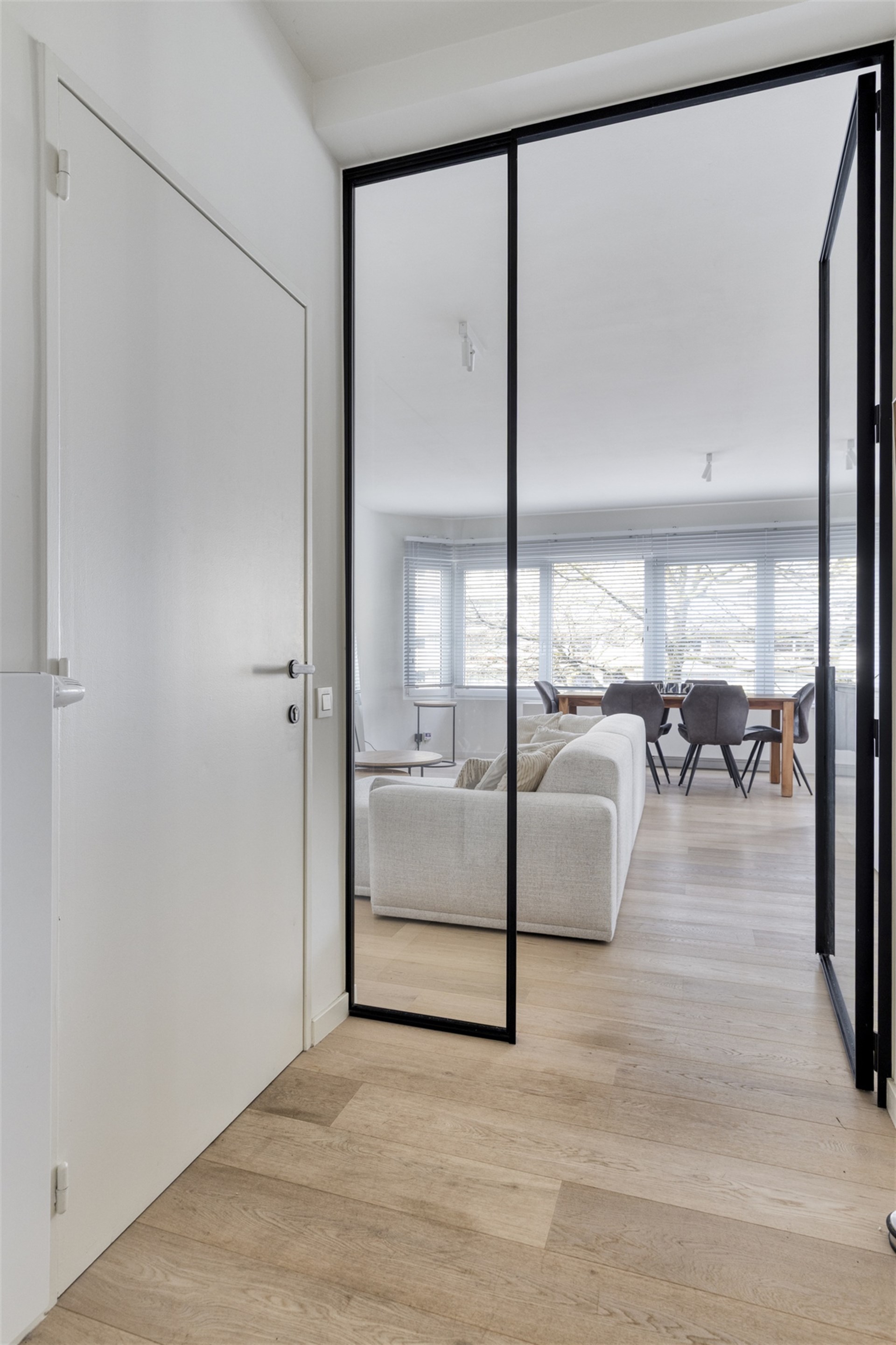 Appartement met 2 slaapkamers en terras te koop in Berchem! - foto 4