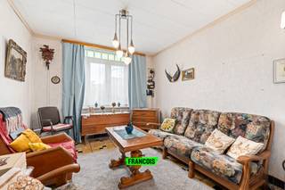 Te renoveren woning met zeer ruime tuin en garage langs de vaart van Nieuwpoort en dit op maar liefst 648m2 grondoppervlakte. Contacteer ons snel...