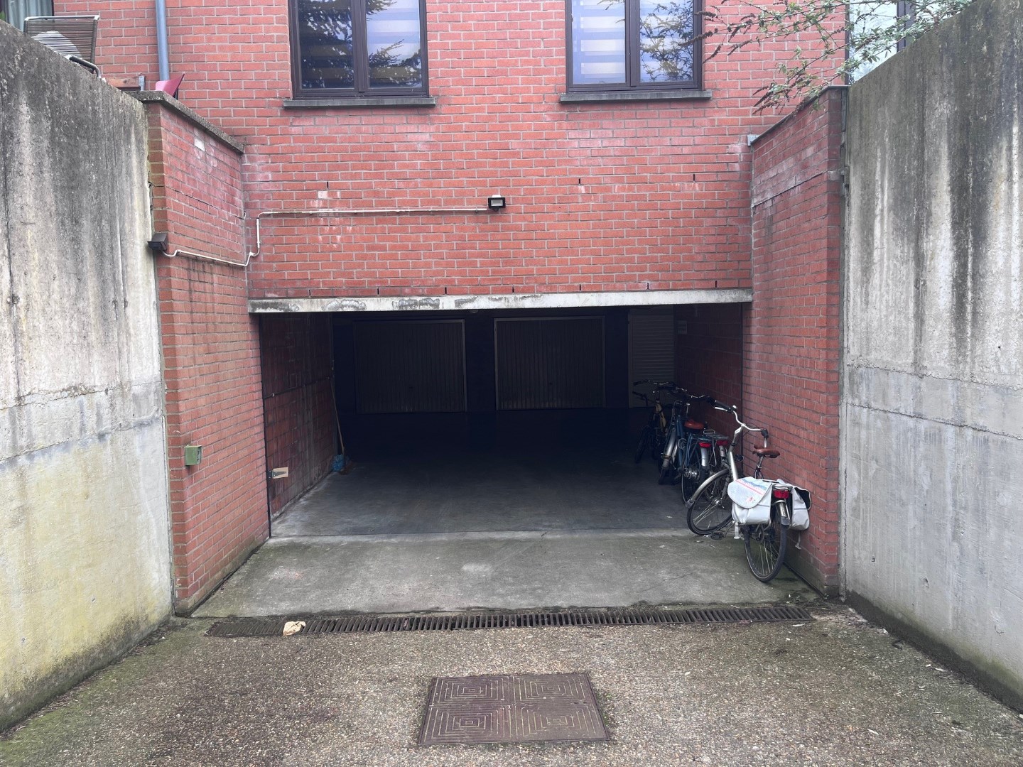 Ondergrondse garagebox met metalen kantelpoort, in Res. Cederboom, inrit Greenhillstraat - foto 5