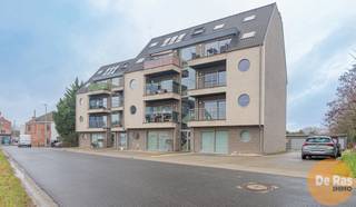 EERSTE BEZOEKDAG: zat. 21/02 van 9u tot 13u (enkel op afspraak!).HERZELE – Ruim en lichtrijk appartement, ideaal als starterswoning of...