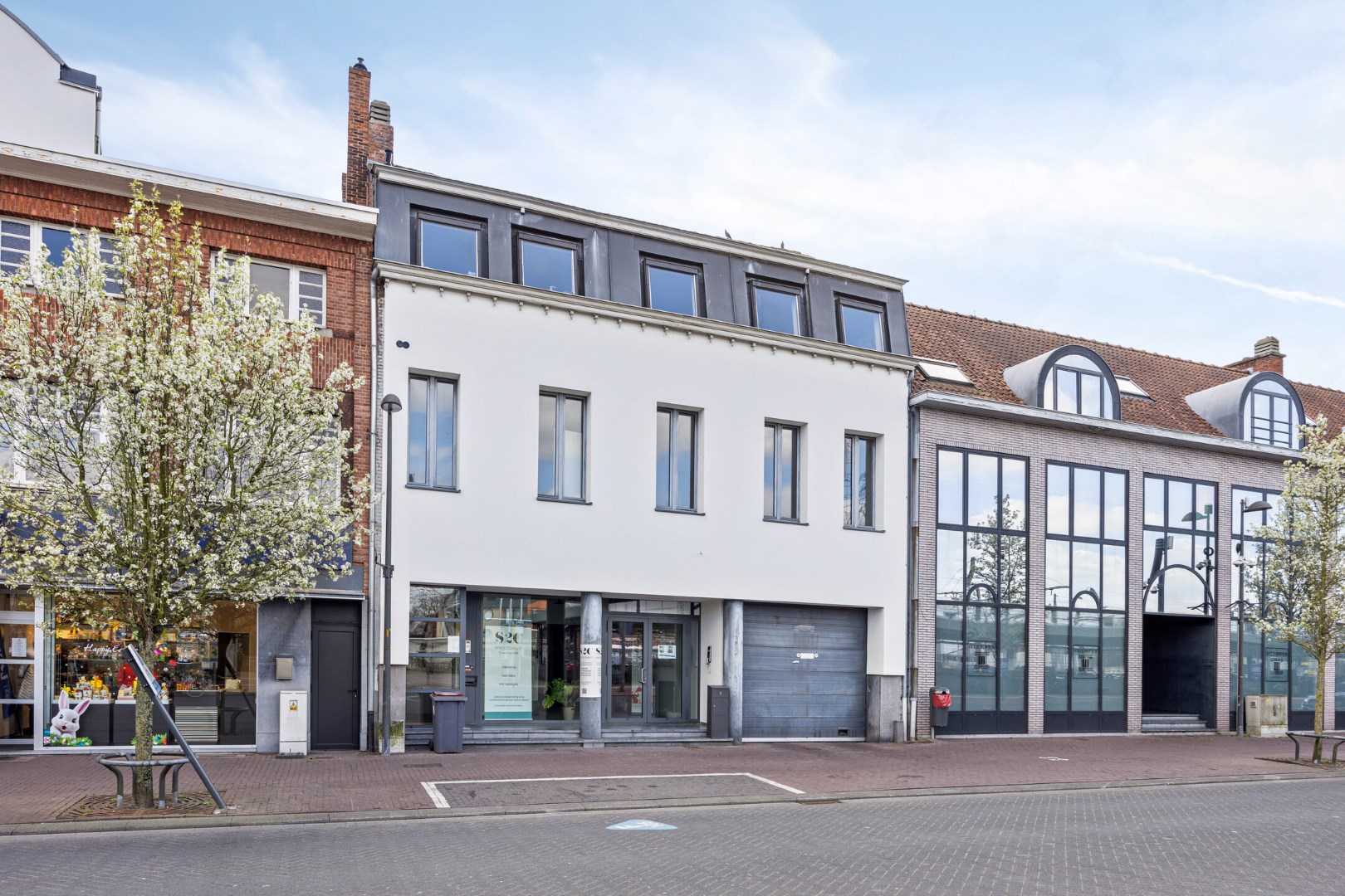 Appartement met 2 slaapkamers, garagebox en kelderberging in Mol-centrum ! - foto 2