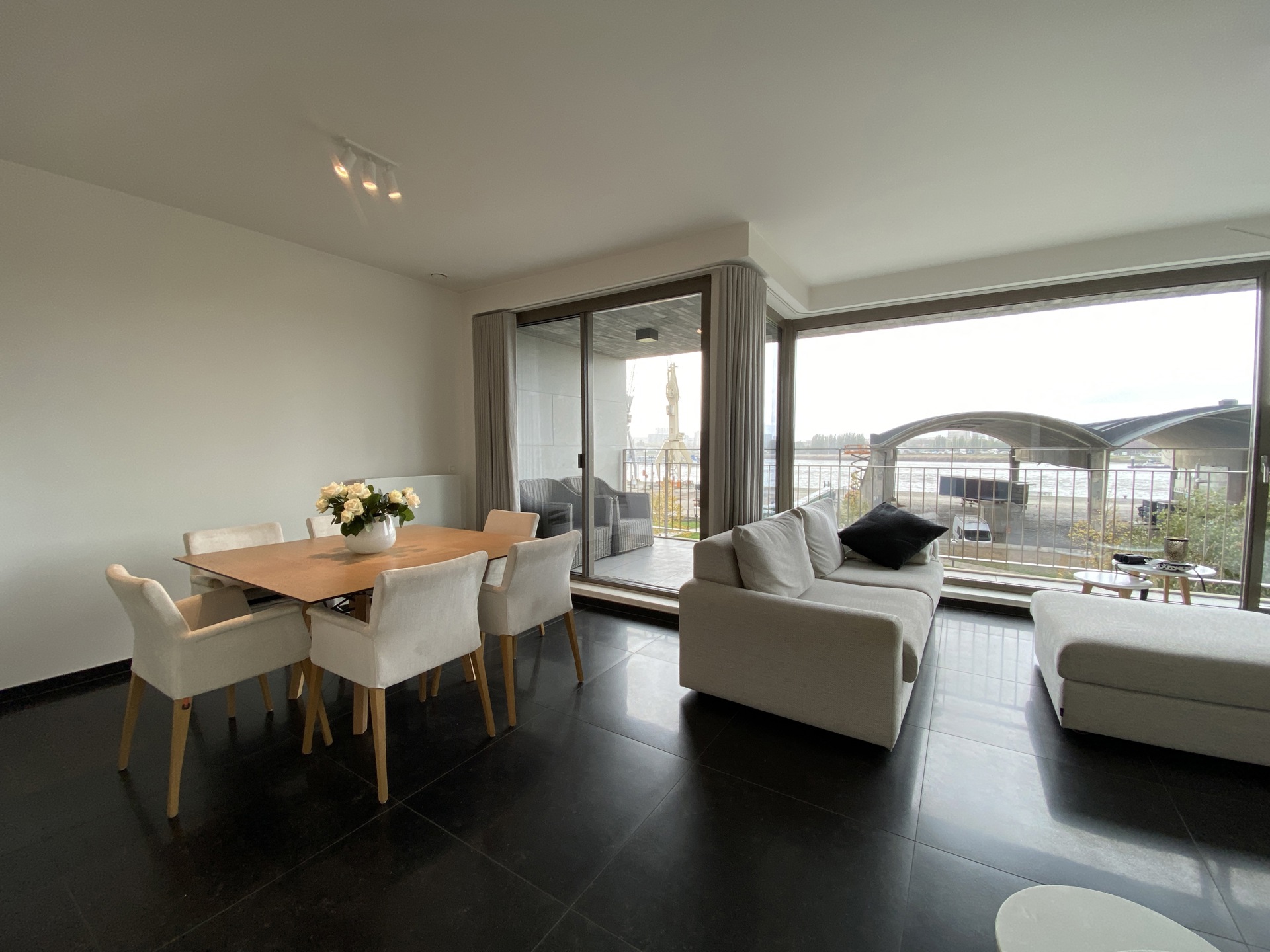 prachtig appartement met 2 slaapkamers en scheldezicht - foto 2