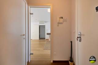 Op de derde verdieping van het prestigieuze woonproject ‘De Eenhoorn’ vinden we dit prachtig afgewerkte appartement met een bewoonbare oppervlakte...