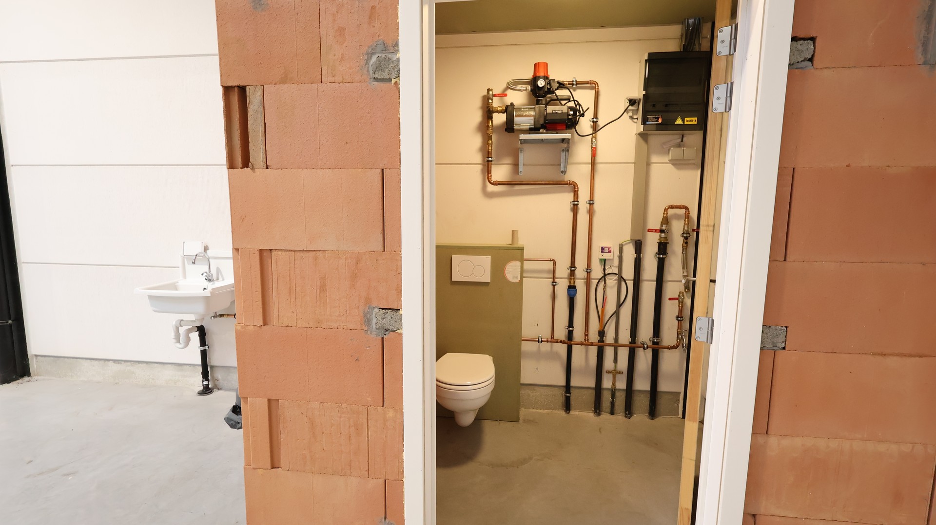 Instapklare nieuwbouwloods met topligging in Beveren - foto 4