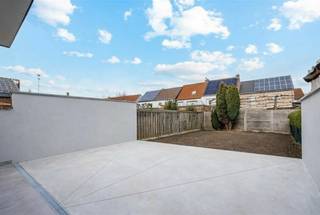 BEZOEKMOMENT op DONDERDAG 9 APRIL, VAN 16U30 TOT 17U30 (ENKEL OP AFSPRAAK)Bent u op zoek naar een instapklare en volledig afgewerkte woning met drie...