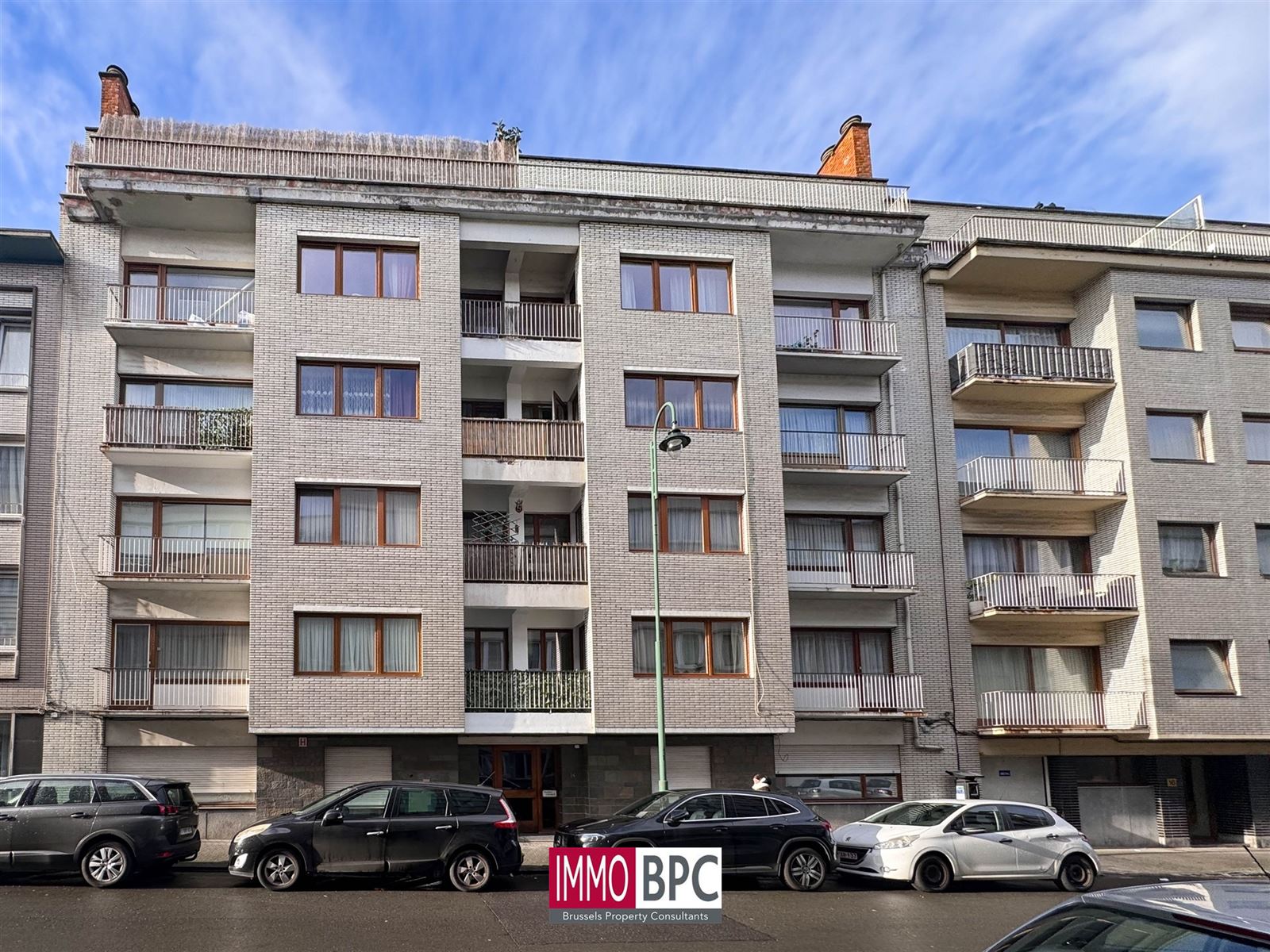 APPARTEMENT MET 3 SLAAPKAMERS, TERRAS EN MOGELIJKHEID TOT AANKOOP GARAGE - foto 1