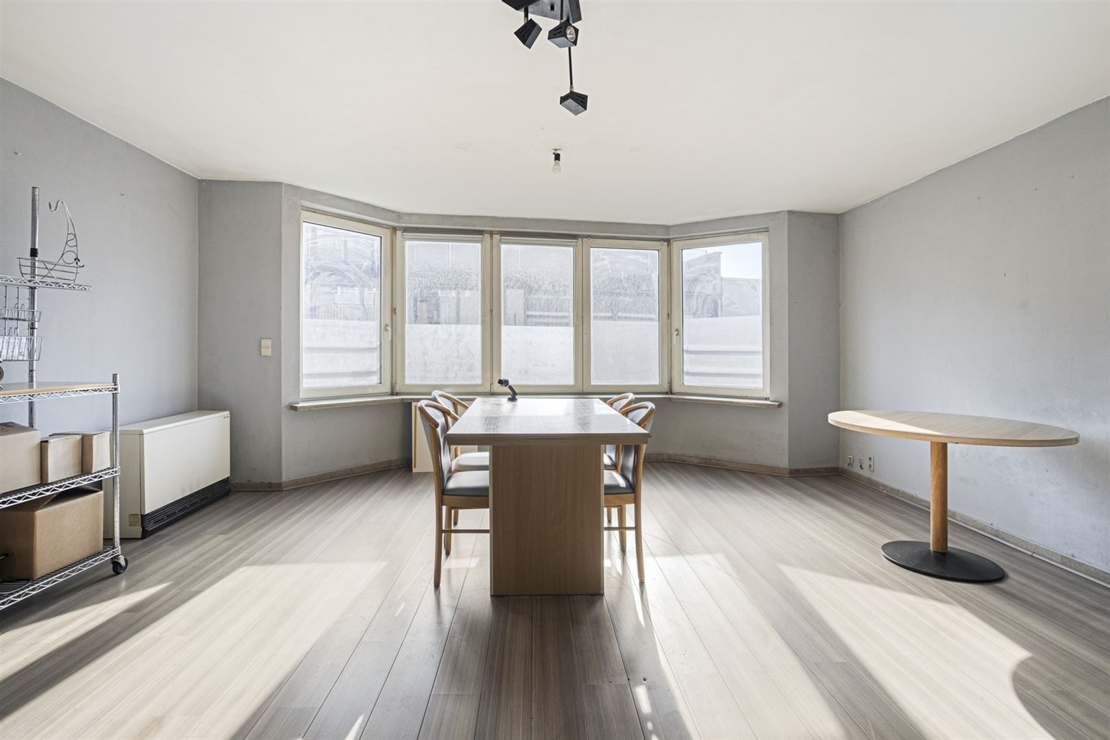 Op te knappen, lichtrijk 2-slpkapp. in centrum - foto 2