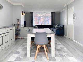 Bent u op zoek naar een ruime woning voor uw gezin en schrikt een renovatie u niet af? Of bent u op zoek naar een eigendom met verschillende gebruiksmogelijkheden? Dan is deze woning, gelegen in de Landbouwstraat 17 te Schaarbeek, zeker een bezoek waard.<br /><br />Deze ruime woning beschikt over een veelzijdige indeling met 4 slaapkamers, 2 badkamers, 2 keukens en 3 toiletten. Daarnaast is er een studio, wat deze eigendom bijzonder interessant maakt voor een groot gezin, voor wie een aparte leefruimte wenst;<br /><br />De woning dient gerenoveerd te worden, maar biedt dankzij haar oppervlakte en huidige indeling heel wat mogelijkheden. U kunt de verschillende ruimtes volledig naar eigen smaak en behoeften vernieuwen en er een comfortabele gezinswoning van maken. De aanwezigheid van twee keukens en meerdere sanitaire voorzieningen biedt bovendien extra flexibiliteit in het gebruik van de woning.<br /><br />De woning is gelegen in een aangename en goed bereikbare omgeving van Schaarbeek. In de nabijheid vindt u winkels, scholen, openbaar vervoer en diverse dagelijkse voorzieningen. Ook de belangrijkste verbindingswegen en andere delen van Brussel zijn vlot bereikbaar.<br /><br />Deze eigendom is dan ook een interessante opportuniteit voor wie op zoek is naar ruimte, flexibiliteit en renovatiepotentieel op een centrale locatie in Brussel.<br /><br />Bent u op zoek naar een ruime woning met 4 slaapkamers en extra leefruimte, die u volledig naar eigen wensen kunt renoveren? Contacteer ons vandaag nog!<br /><br />Eventuele bestemmingswijziging, opsplitsing of gebruik als meerdere wooneenheden is onder voorbehoud van de nodige stedenbouwkundige vergunningen en goedkeuringen.