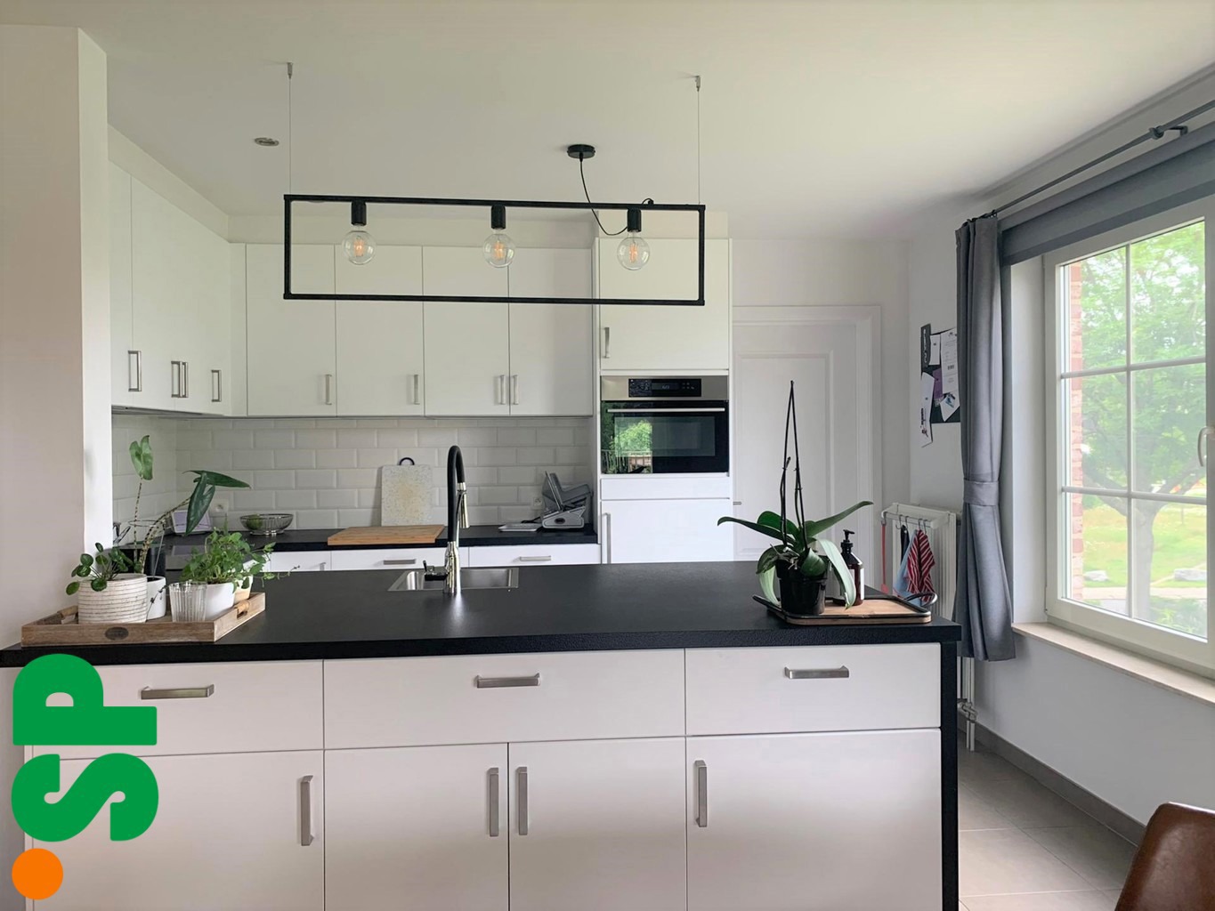 Ruim en modern appartement met terras en carport nabij het centrum van Mol. - foto 4