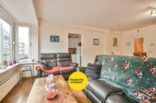 In het hart van Blankenberge, op amper enkele stappen van het station en het gezellige winkelcentrum, bevindt zich dit appartement met...