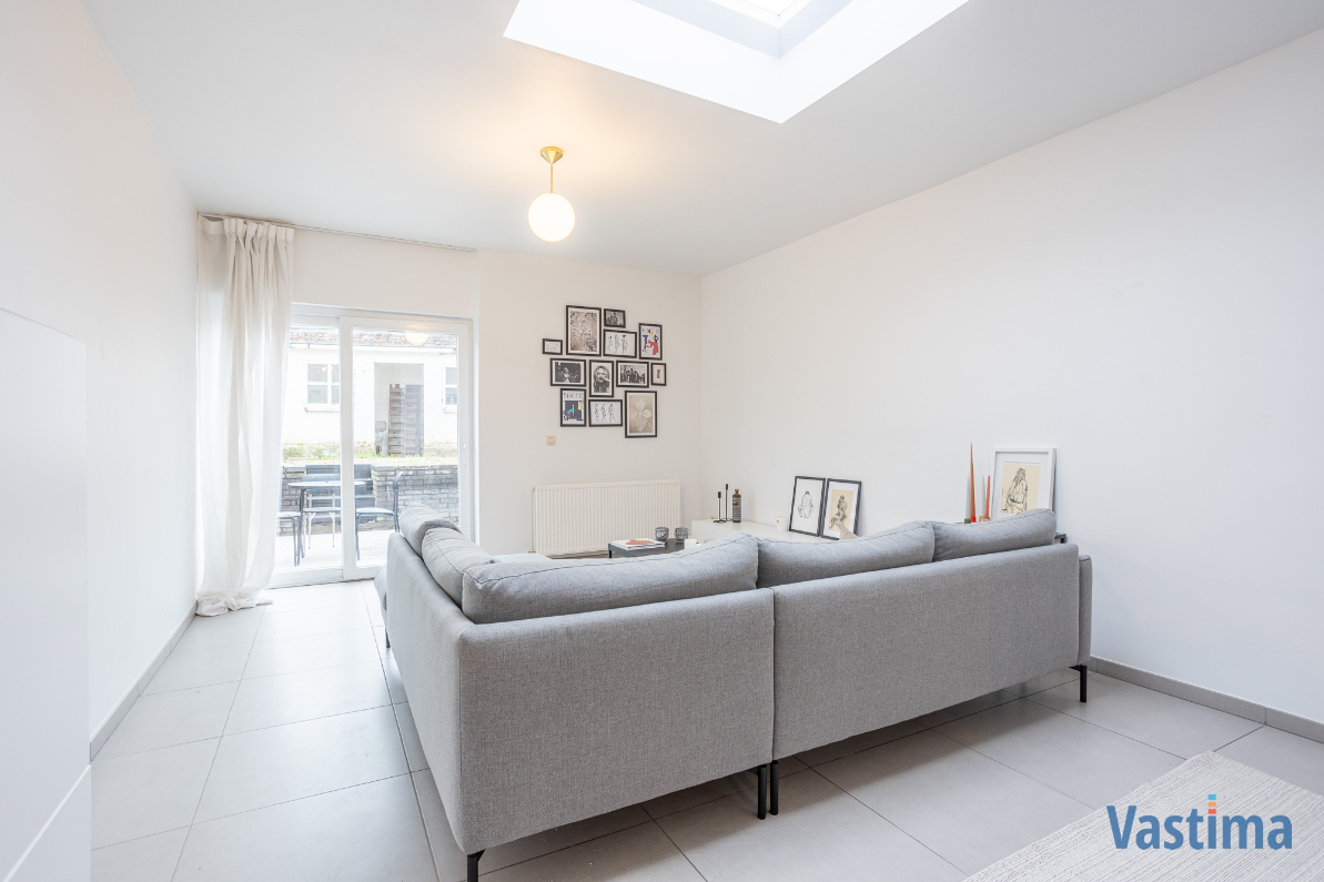 Woning in de stadsrand met 2 slaapkamers, dressing en tuin - photo 5