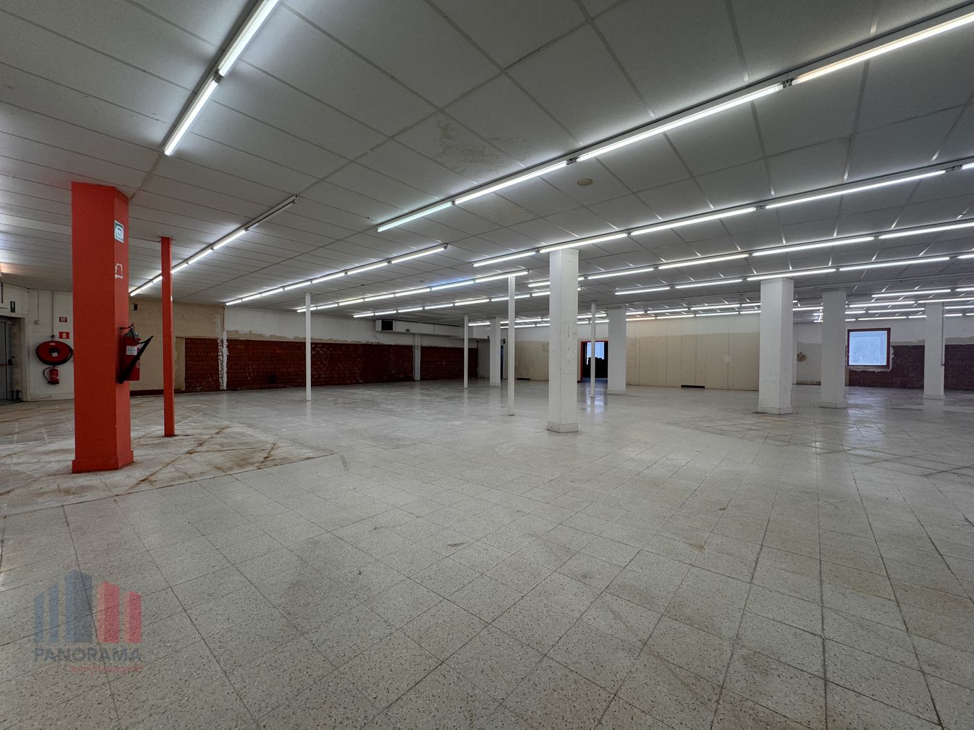 Uniek handelspand op strategische hoeklocatie - foto 5