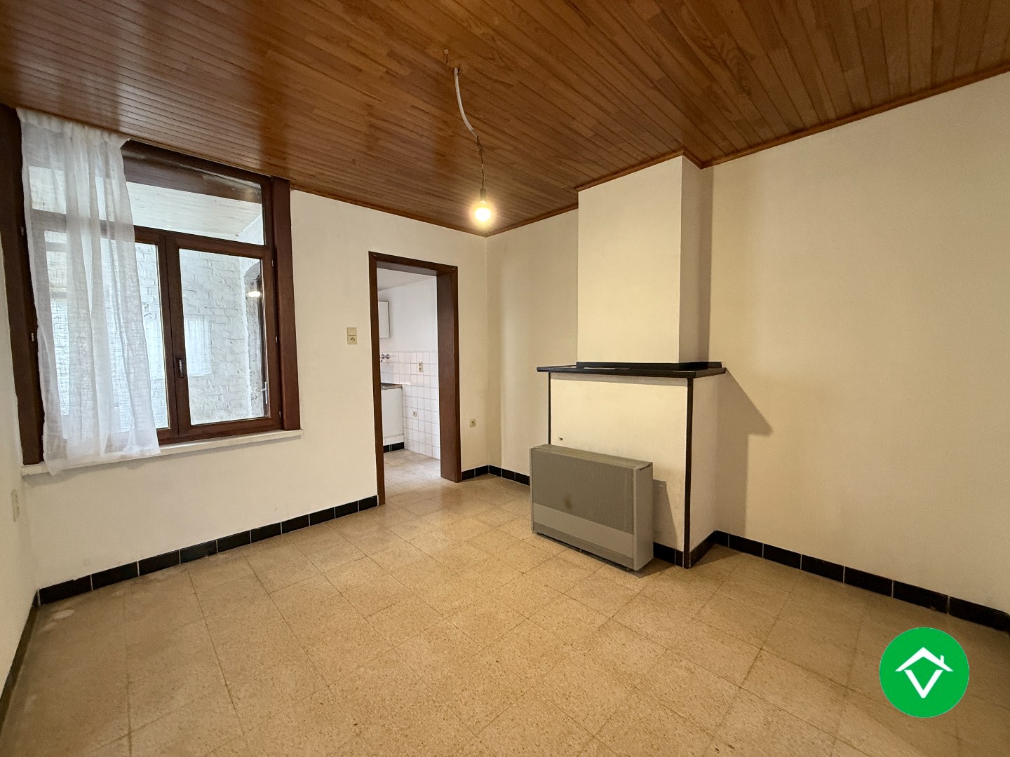 Woning met 3 slaapkamers en koer te centrum Roeselare - foto 4