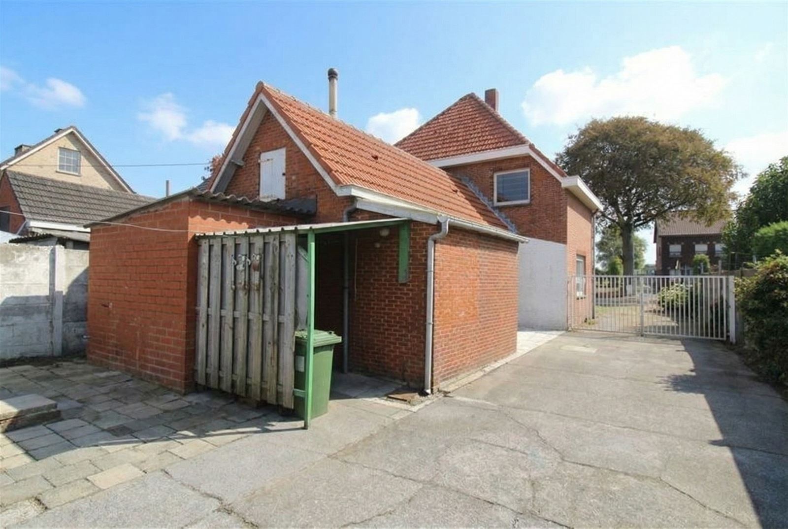 VOLLEDIG TE RENOVEREN CHARMANTE WONING op 1325 m² - foto 4