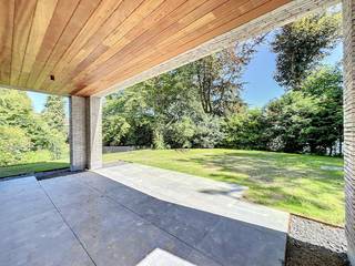 Discover this stunning recent apartment located on the prestigious Avenue Hamoir, near the Bois de la Cambre, the European School of Uccle, and...