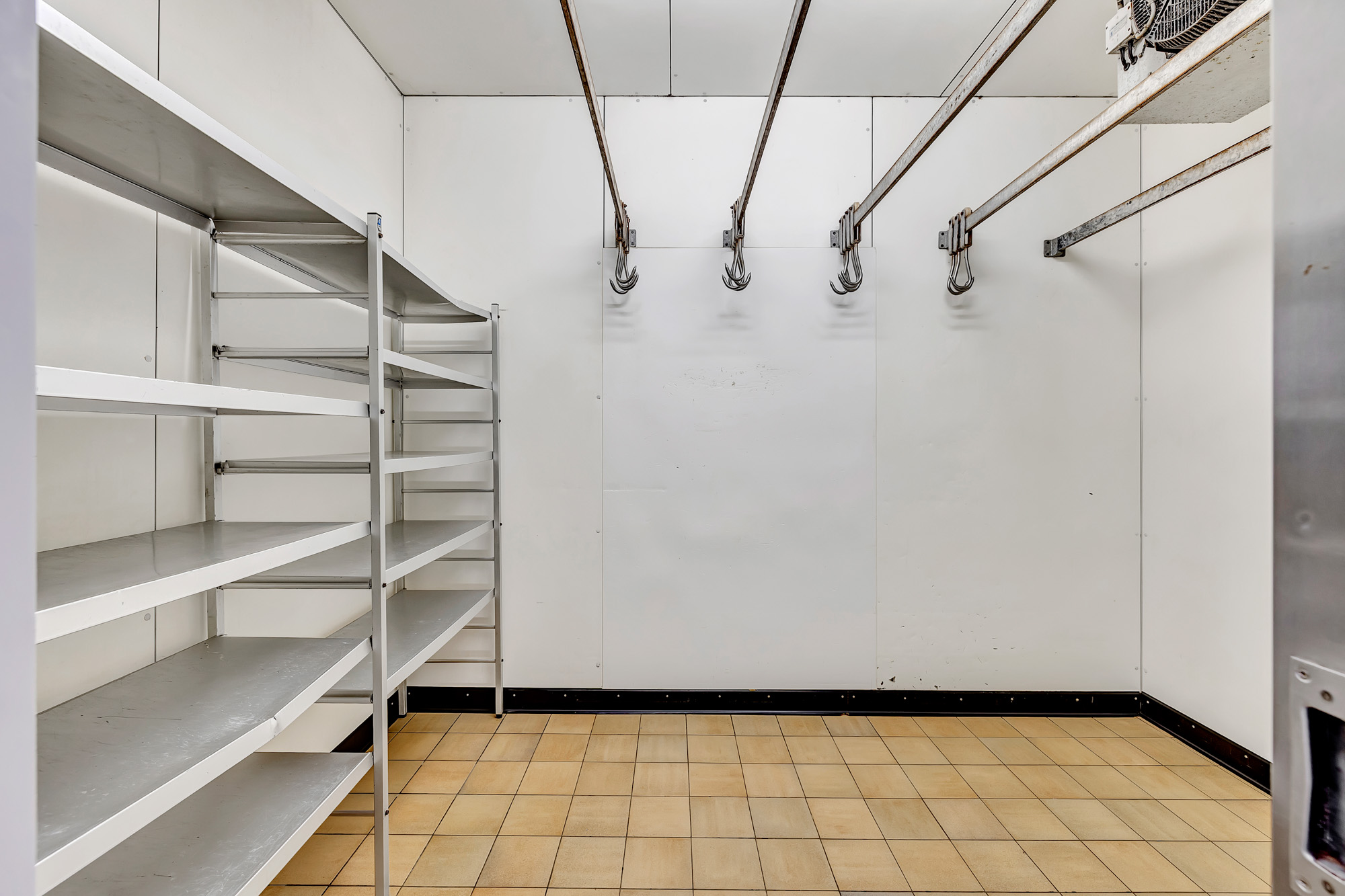 Handelshuis met commercieel gkvls en app met 3 slpks en tuin - foto 4