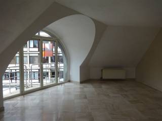 <p><span>Mooi gelegen appartement met zicht op stadspark. Centrale ligging. : Inkom, living met open ingerichte keuken, 2 slaapkamers, berging, badkamer, toilet, kelder en gemeenschappelijke fietsenberging. Vrij op 01/02/2026 - Algemene onkosten 50 €/maand - Gunstig EPC 163 kWh/m³ - UC code 2299970 - Voor info of bezoek bel 056/21.81.00 of www.immo-lvb.be, naar pand gaan en via agenda afspraak online inboeken.</span></p>