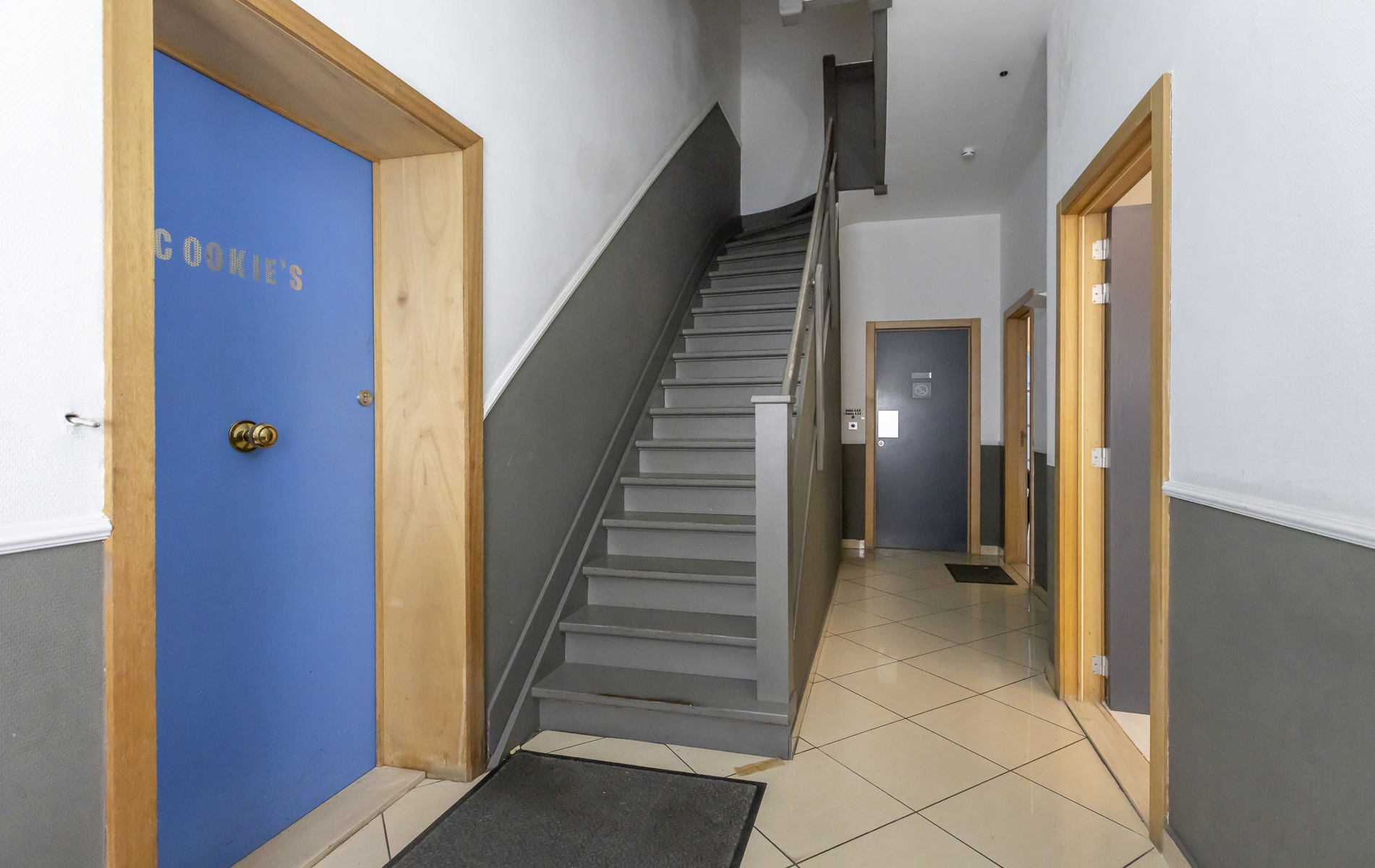 Opbrengstgebouw met 4 appartementen, crèche en praktijk - foto 2