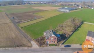 AAIGEM - Te renoveren woning met groot perceelStatige woning gelegen in het landelijke Aaigem, met een vlotte verbinding naar de E40 en in de...