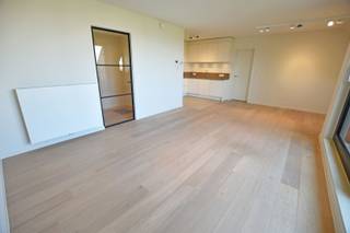TE HUUR: Mooi appartement met groot terras in DuinenwaterIndeling: inkomhal, gastentoilet, open keuken voorzien van alle toestellen, berging,...