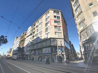 Deze studio van 35 m² te koop in Antwerpen-Noord biedt de perfecte kans voor starters die een compacte woning willen kopen en naar eigen smaak...