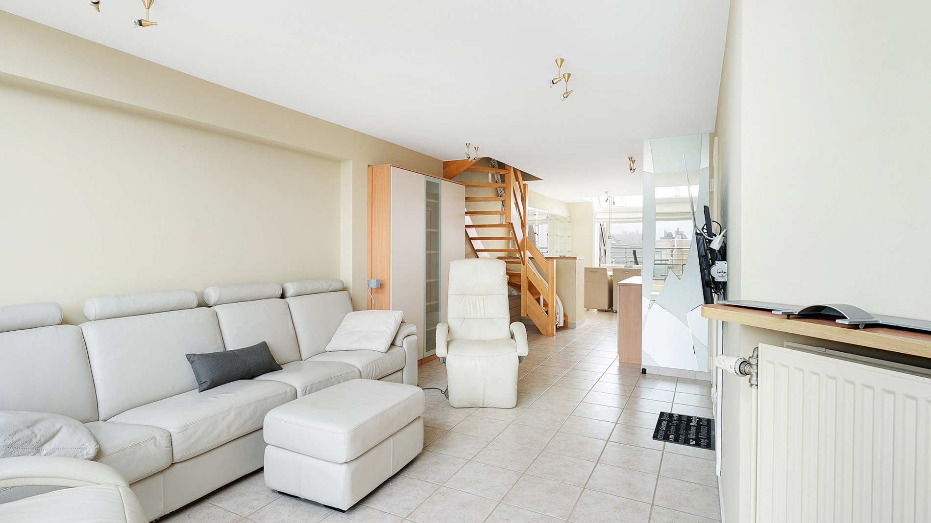 Penthouse avec grandes terrasses près de la plage à vendre - photo 5