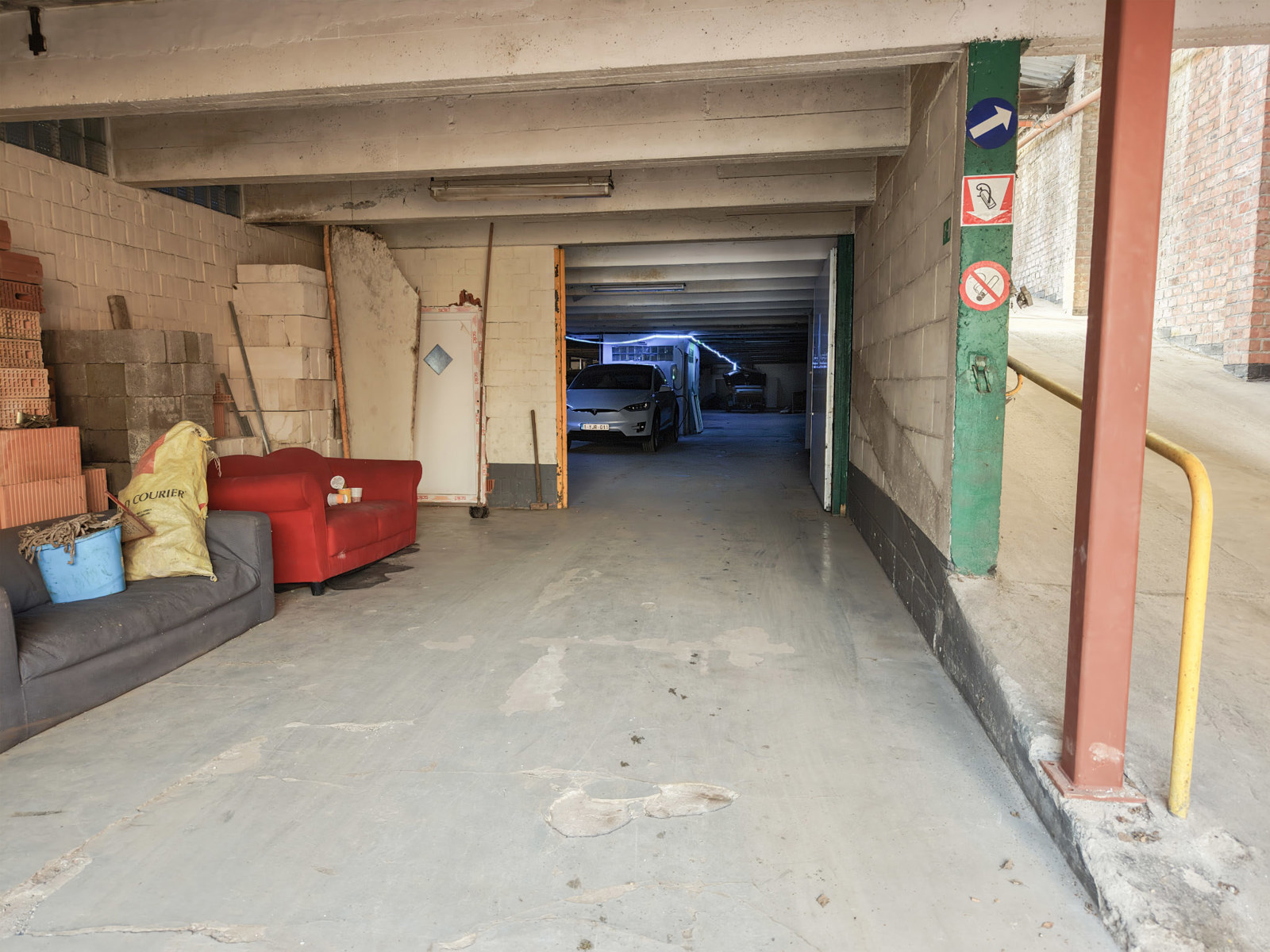 Ruime opslagplaats van ca. 1.100m². - foto 3