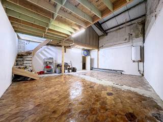 Le commerce est l'ancien restaurant "L'Escale by Mike". Le restaurant fait 130 m2 à l'intérieur, 55m2 à l'extérieur (terrasses couvertes et...