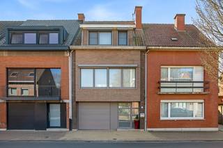 Deze op te frissen woning is gelegen in een rustige straat op een boogscheut van het centrum van Kapellen. Openbaar vervoer, scholen en...