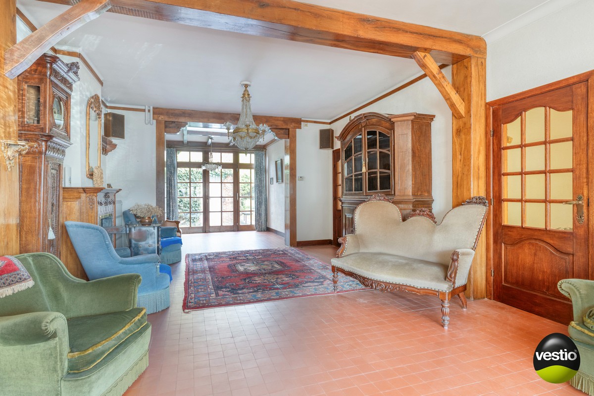 TE RENOVEREN WONING MET 3 SLAAPKAMERS EN GARAGE OP EEN RUIM PERCEEL VAN  8A 29CA IN HARTJE NIEUWERKERKEN - foto 2