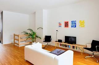 Gelegen in de rustige Nieuwlandstraat in Brussel, biedt deze duplex van 107 vierkante meter een ideale combinatie van modern comfort en een...