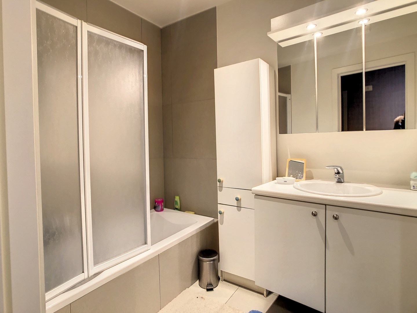 Gelijkvloers 2-slaapkamerappartement in centrum Passendale - foto 3