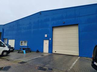 Zeer grote bedrijfsunit gelegen op de Walenstraat , vlakbij Hasselt en de op- en afritten van zowel E313 (Antwerpen - Luik) als E314 (Brussel - Aken...