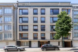 Stijlvol gerenoveerd 3-slaapkamerappartement met zicht op het ScheutbosparkOp zoek naar een instapklaar appartement met drie slaapkamers, afgewerkt...