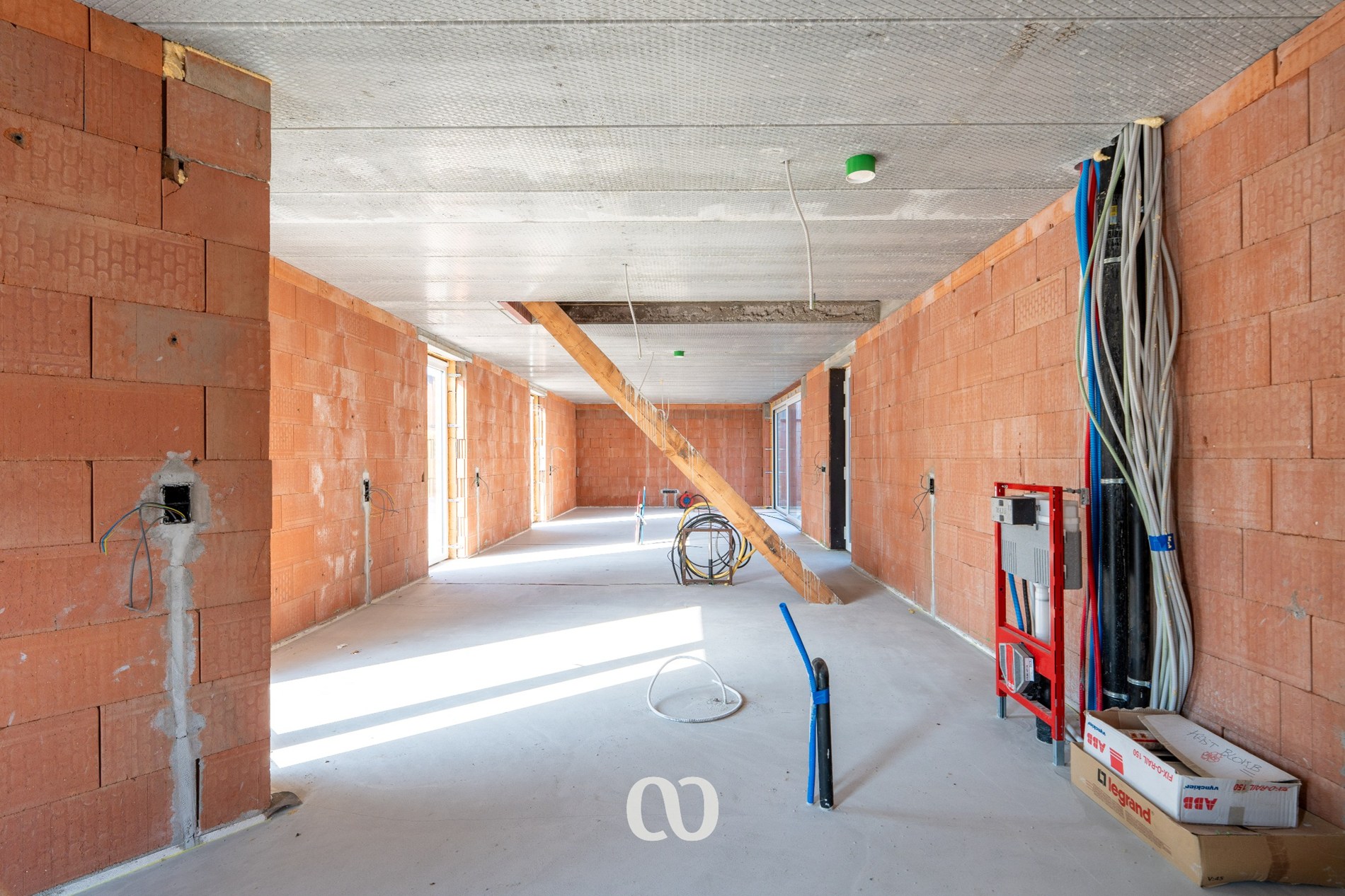 Ruime casco woning met tal van mogelijkheden! - foto 4