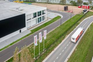 Bedrijfsgebouw 'Europe Inland Logistics 21' met 15.380 m² magazijnruimte en 2.997 m² mezzanine met optionele kantoorruimteGelegen aan de Nikelaan,...