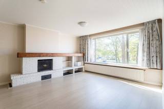 Deerlijk: Investeringspand te koop met garageDit lichtrijk appartement is gelegen in het bruisende centrum van Deerlijk met een mooi groen zicht...