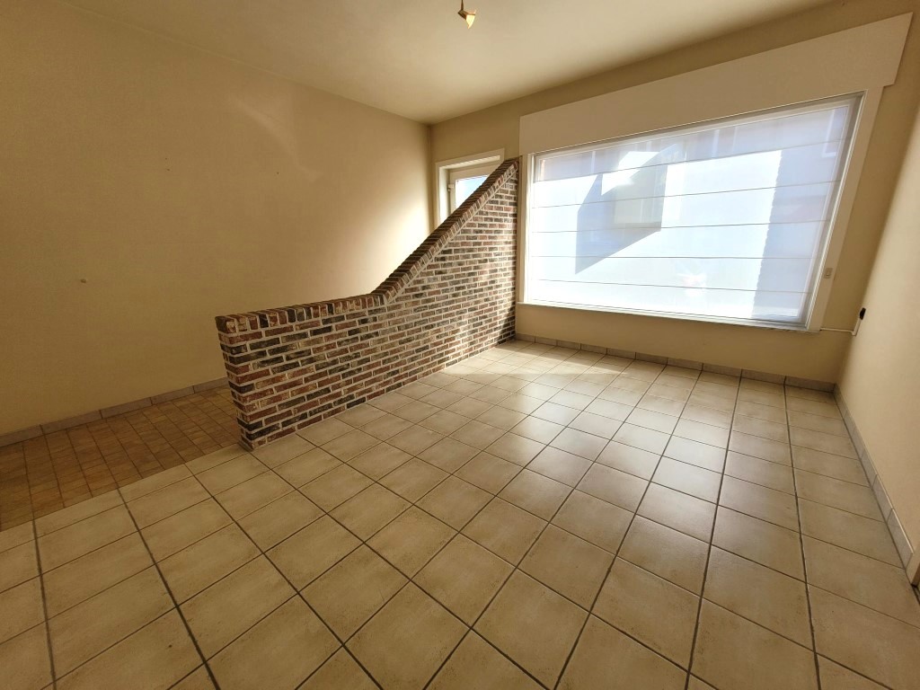 Degelijke woning met uitweg en tuin met zicht op de weide - foto 5