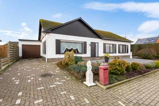 Wonen in dit gezellige stulpje? Da’s thuiskomen! Want rust en privacy is meteen dé grootste troef. Je woont namelijk in het laatste huis in...