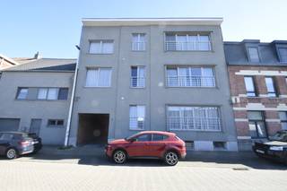 Ben je op zoek naar een comfortabel appartement met garage en zonder gemeenschappelijke kosten? Dan is dit pand zeker het ontdekken waard.Je betreedt...