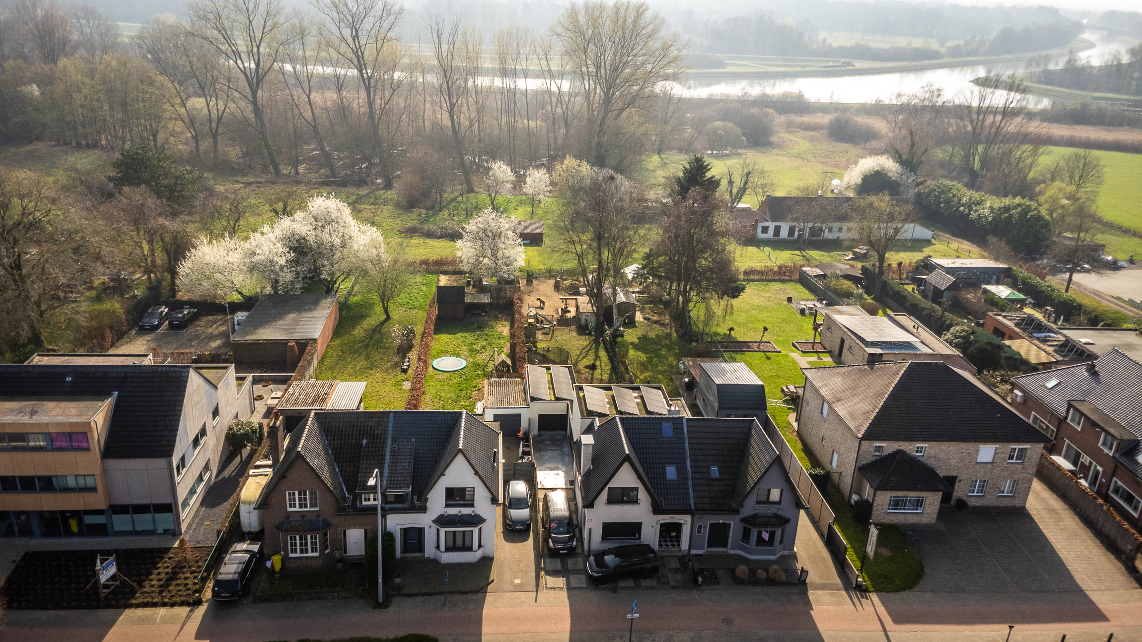 Ruime woning met garage, groot terras en drie SLPK in Ranst - foto 2