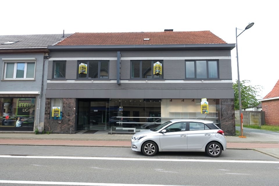 Ruime handelszaak (ca. 290m²) met grote visibiliteit - foto 2