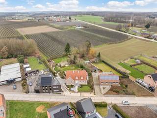 DEZE UNIEKE EN ZEER RUIME WONING IN DE GROENSTRAAT 42A IN GLABBEEK IS GELEGEN OP EEN PRACHTIG PERCEEL VAN 22A96 MET UITZICHT OP DE VELDEN.Je geniet...