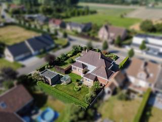 Gelegen nabij scholen, winkels en het centrum van Moorslede, bevindt deze karaktervolle villa zich op een uitstekende locatie in de...