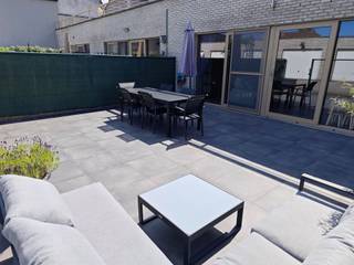 RUIM GELIJKVLOERS APPARTEMENT 118M² MET 2 SLAAPKAMERS EN  GROOT TERRASGelegen op het gelijkvloers van een verzorgde, kleinschalige residentie in het...